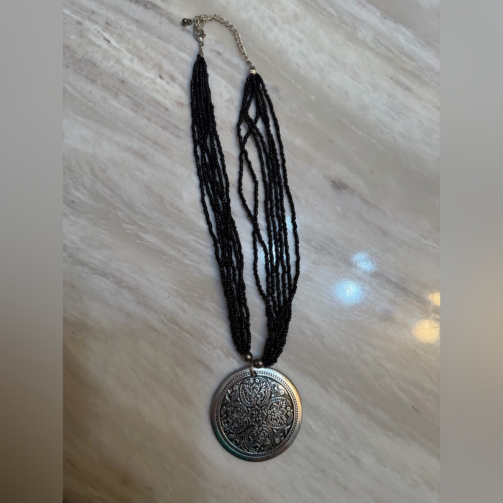 Elegant Black and Silver Pendant Necklace